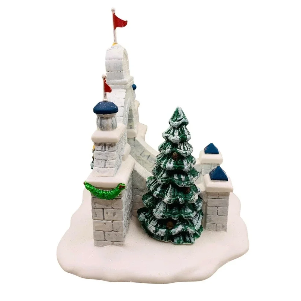 Vtg Department‎ 56 Heritage Village North Pole Gate Porcelain Christmas Figurine